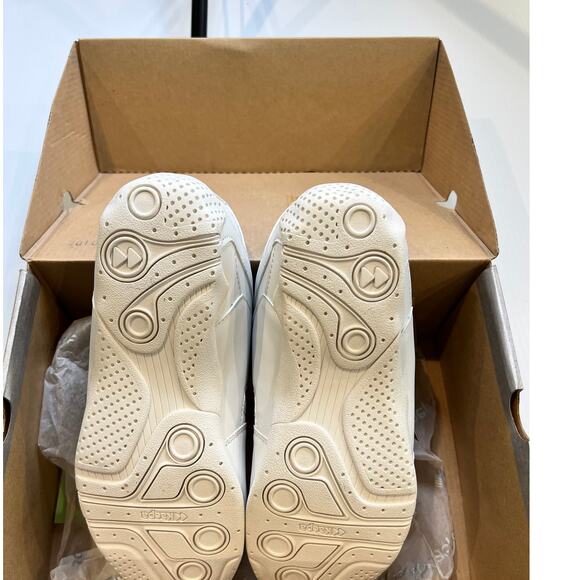 Kaepa Crossover Cheeleader White Sneakers w/ Aegis Shield Women's SZ 7.5 NWT - Picture 6 of 8